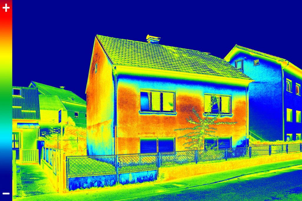 Ponts thermiques vu d'une caméra spécialisée dans la traque de déperdition