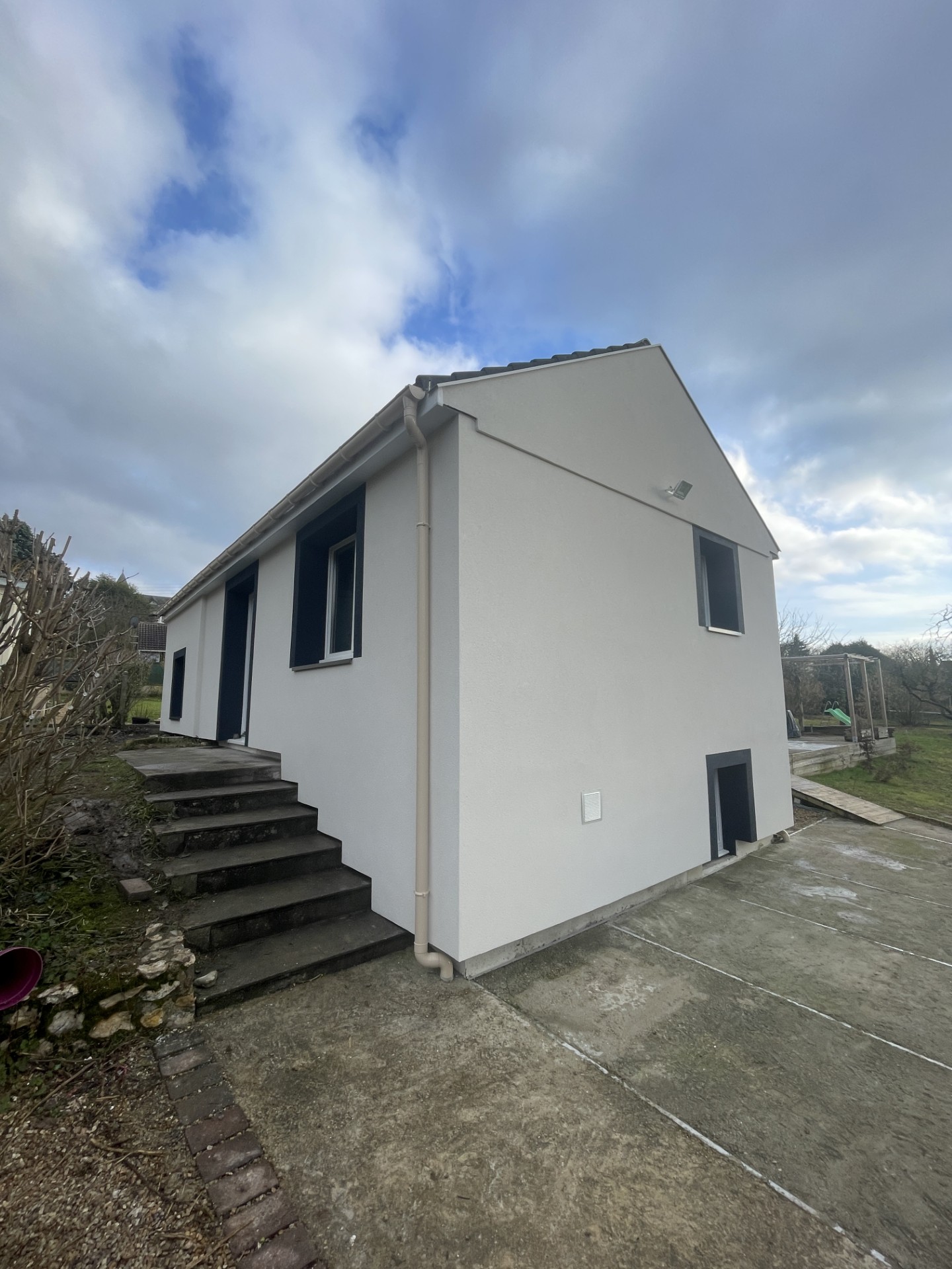 Isolation thermique extérieure d'une maison rénovée